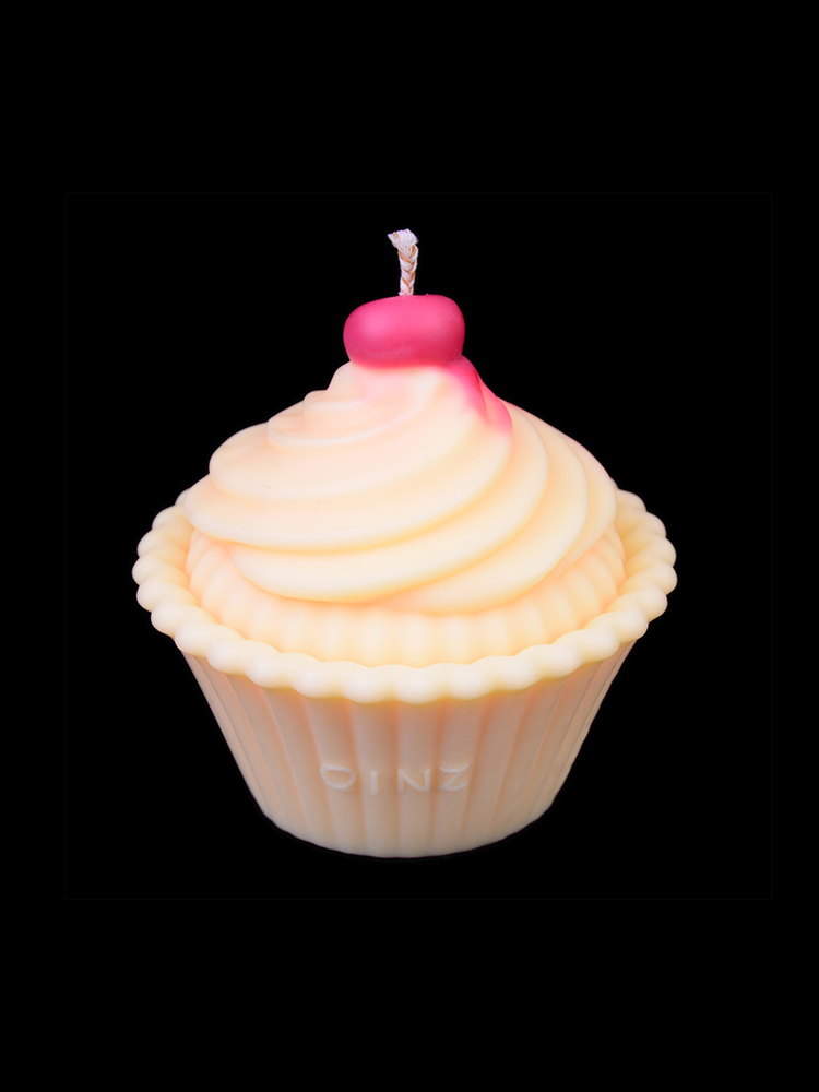 Cupcake-WaxPlay-ScentedCandle_blackbg