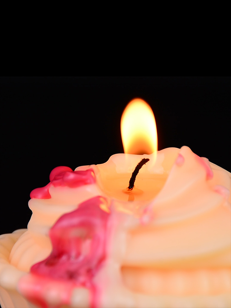 Cupcake-WaxPlay-ScentedCandle_bigfire